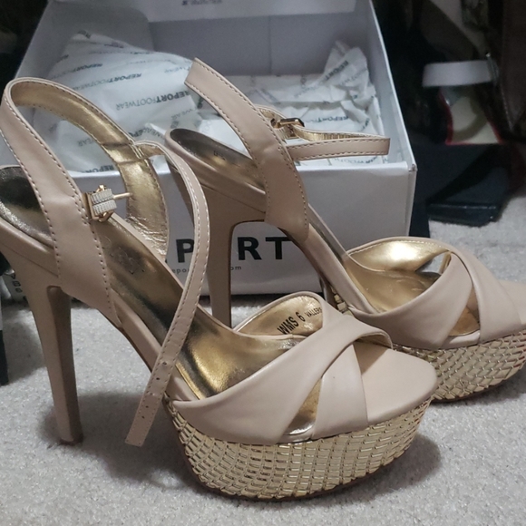 Heels - Picture 2 of 5